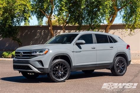 Volkswagen Atlas With Giovanna Kilis In Gloss Black Wheels