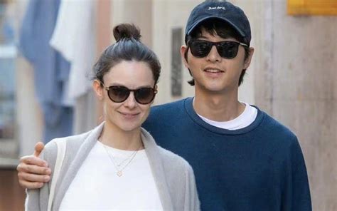 HOT Song Joong Ki chính thức lên chức bố hé lộ hình ảnh của con Saostar vn