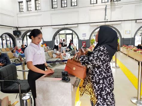 Perjalanan Ka Tambahan Dari Stasiun Gambir Dan Pasar Senen Untuk