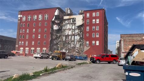 Apartment Partially Collapsed At Main St In Davenport Wqad