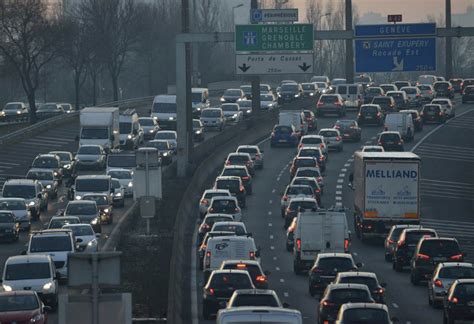 Pourquoi le périphérique de Lyon ne fait pas le tour de la ville comme