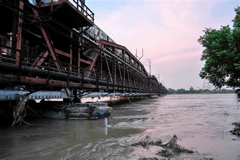 Old Railway Bridge | Delhi: Yamuna swells further, Old Railway Bridge shut for train traffic ...