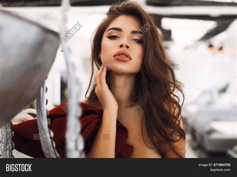 Awesome Brunette