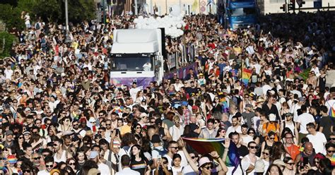 Il Roma Pride divide i gay Dopo il divieto agli ebrei c è il carro coi volti sinistri Il Tempo