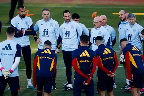 Fotos Primer entrenamiento de la selección española con Luis de la