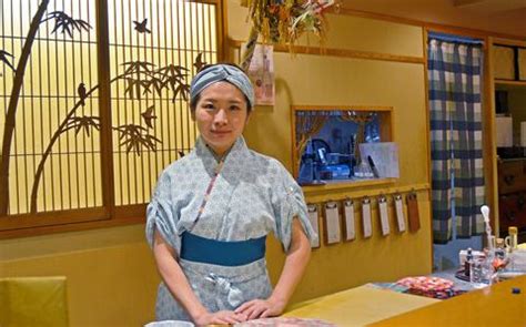 Japans Only All Female Staffed Sushi Restaurant Aims To Change Cuisine