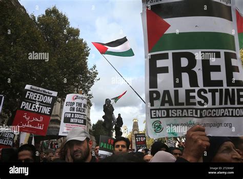 Bandera pro palestina calles de londres fotografías e imágenes de alta