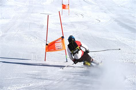 Using Magnetic Gates To Track Slalom Skiers Performance Epfl