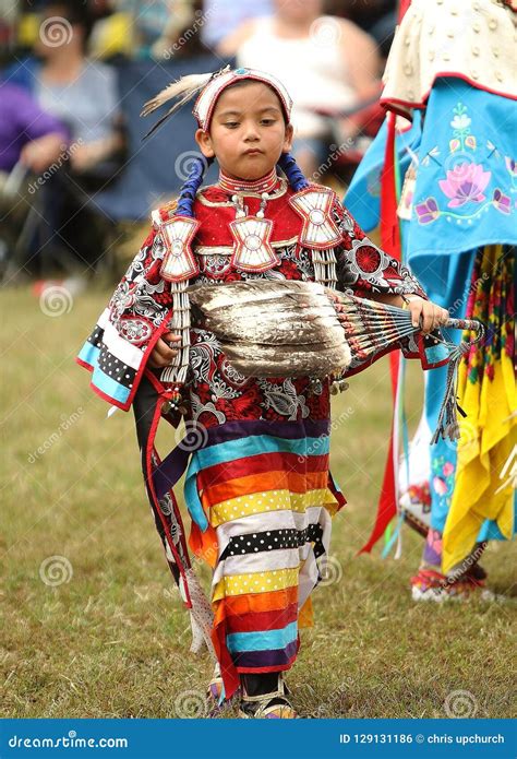 Native American Pow Wow Dancers Editorial Photo Image Of Indians Sing 129131186