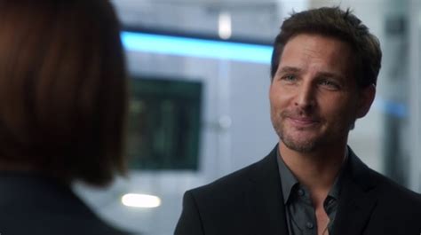 Peter Facinelli and Fans - Supergirl