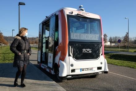 COUNT The EASYMILE Autonomous Vehicle Toulouse France 12 Jan