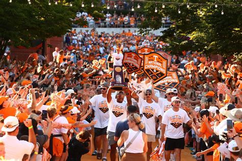 PHOTO GALLERY: Tennessee National Championship Celebration