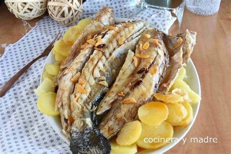 Corvina Al Horno Con Patatas Cocinera Y Madre