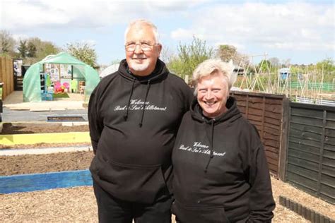 Finedon vicar Rev Richard Coles launches school allotment at his final ...