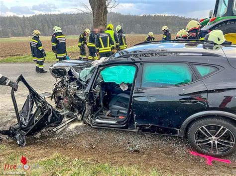 N Mann Stirbt Bei Pkw Kollision Mit Baum Bei Rappoltenreith