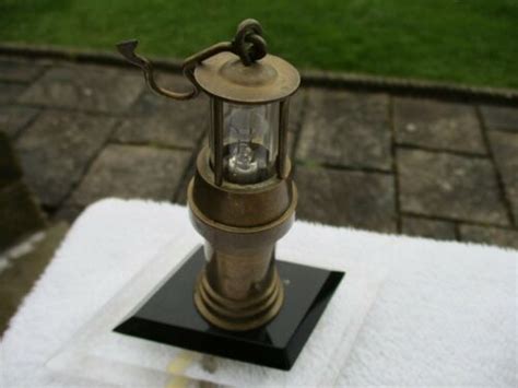 UNUSUAL VINTAGE BRASS LIGHT UP MINERS LAMP LIGHTHOUSE ART DECO BASE