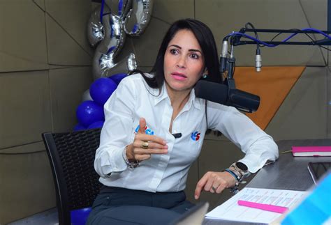 Candidata a la presidencia Luisa González presenta propuesta para