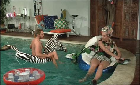 NAKED PUBLIC Une nuit à l Assemblée Nationale ThisVid