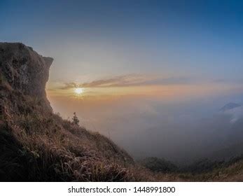 Teufelsmauer Thale Sonnenuntergang Wanderung Mauer Stock Photo