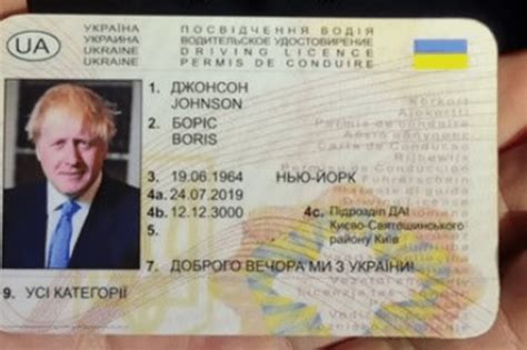 Homem detido por ter carta de condução falsa foto de Boris Johnson