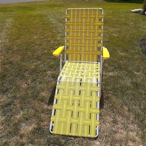 Vintage Folding Webbed Chaise Lounge Chair Aluminum Frame Yellow Black