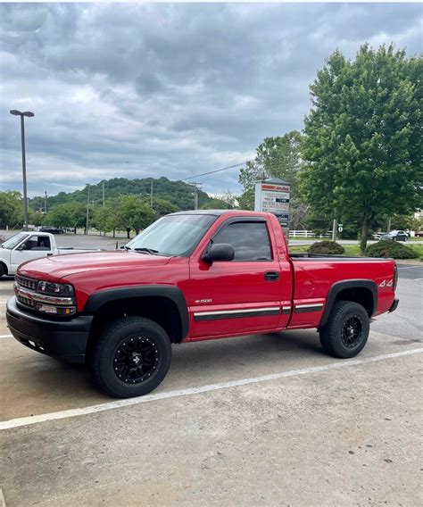 View build 2 inch Lifted 2001 Chevy Silverado 1500 4WD | Rough Country