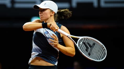 Iga Wi Tek Qinwen Zheng Mecz Turnieju Wta W Stuttgarcie Wynik I