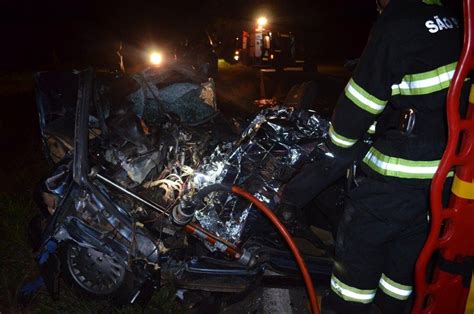 Acidente Entre Carro E Caminh O Deixa Dois Mortos Em Estrada Vicinal