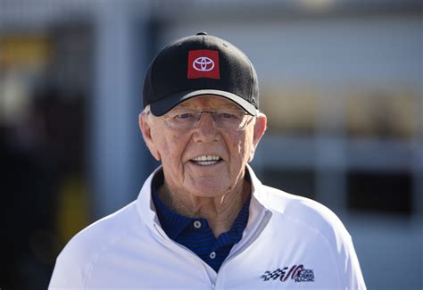 NOTICIAS IMPACTANTES con Joe Gibbs y compañía: Target ataca al rival de