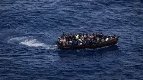 Bootsungl Ck Im Mittelmeer Weitere Leichen Von Migranten Gefunden