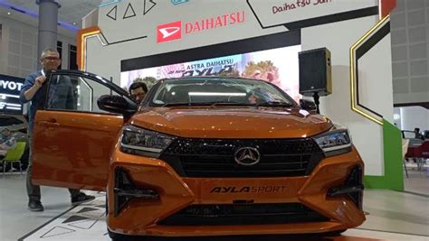 Daihatsu New Ayla Sport Tarik Perhatian Pengunjung GIIAS Surabaya 2023