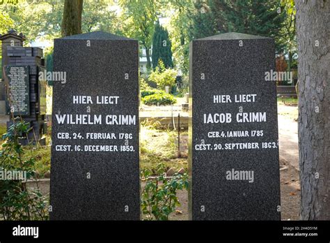 Grab Wilhelm Und Jacob Grimm Alter St Matth Us Kirchhof Sch Neberg