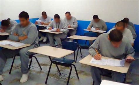 Impulsa CESISPE formación académica a las personas privadas de la