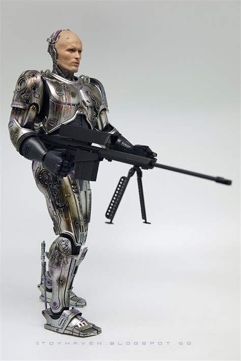 Toyhaven Hot Toys MMS Th Scale RoboCop Battle Damaged Version Collectible Figure Review II