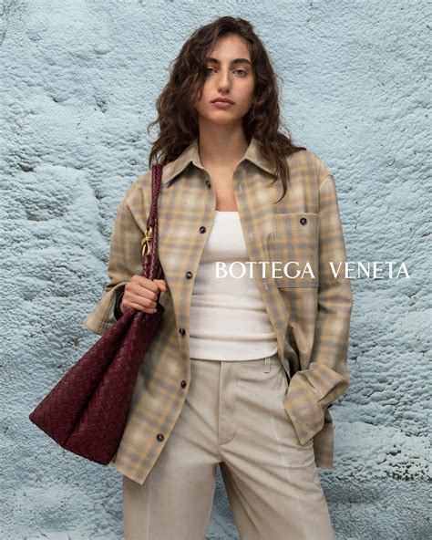 Bottega Veneta 最新 Andiamo 手袋登場重新演繹標誌性 Intrecciato 織皮工藝 Vogue Hong Kong