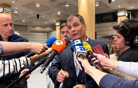 Ecuador Rafael Correa Ser A Candidato Si Len N Moreno Llama A Elecciones