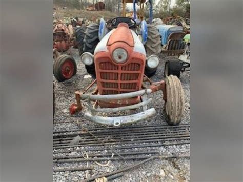 Ford 801 Dismantled Tractor (12541350) RUSSELLS TRACTOR PARTS SCOTTSBORO Alabama | Fastline