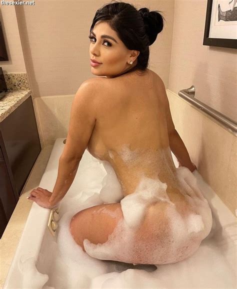 25 Beautiful Vianey Frias Naked In The Tub Hivf28 Thesexier