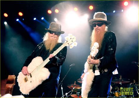 Dusty Hill Dead Zz Top Bassist Dies At 72 Photo 4596691 Rip Photos Just Jared Celebrity