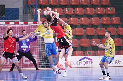 El Balonmano Burgos Se Impone Al Zamora 27 24 Noticias Y Actualidad