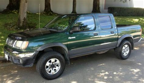 Sell Used 2000 Nissan Frontier XE Crew Cab Pickup 4 Door 3 3L 5 Speed