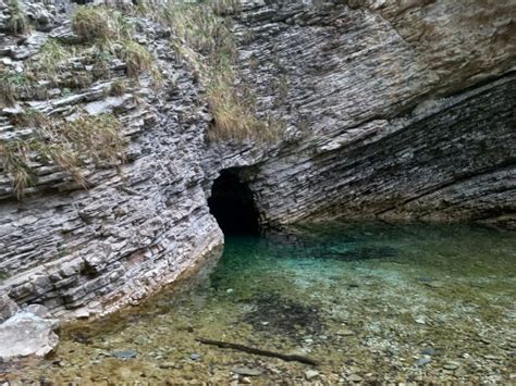 I Paesaggi Della Valbelluna Dal Castello Di Zumelle Alla Grotta Azzurra