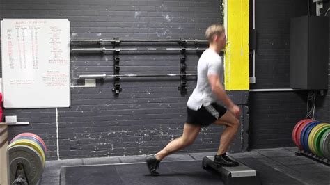 Alternating Reverse Bodyweight Lunges Front Foot Elevated Youtube