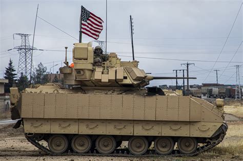 Heres How Ukraine Could Use Us Bradley Fighting Vehicles