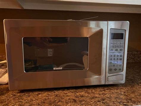 Kenmore Microwave - Nutt Auction