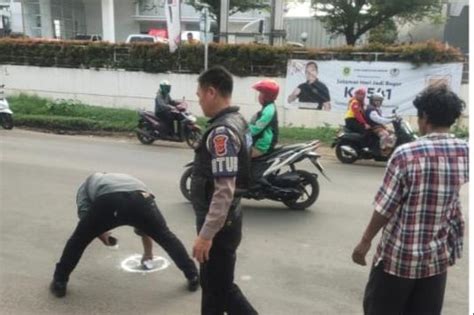 Motor Tertabrak Truk Di Cileungsi Satu Meninggal Dunia Okezone