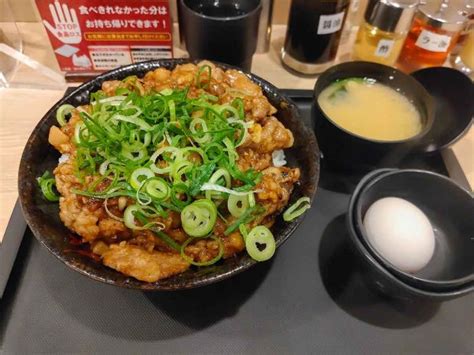 【実食レポ】背脂×焼肉の最強丼！『伝説のすた丼屋』の「背脂牛カルビすたみな焼肉丼」を食べてきた ライブドアニュース