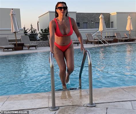 Imogen Thomas Proudly Displays Her Incredible Curves In A Sizzling Red Bikini In Greece Daily