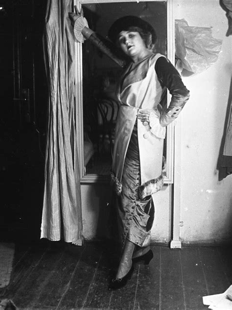 Sz - II - 28 - Past on Glass