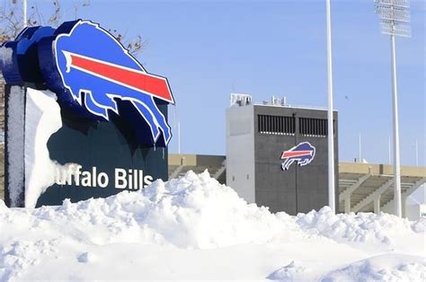 Buffalo Bills Ask Fans To Help Shovel Snow Out Of Buried Stadium, But ...